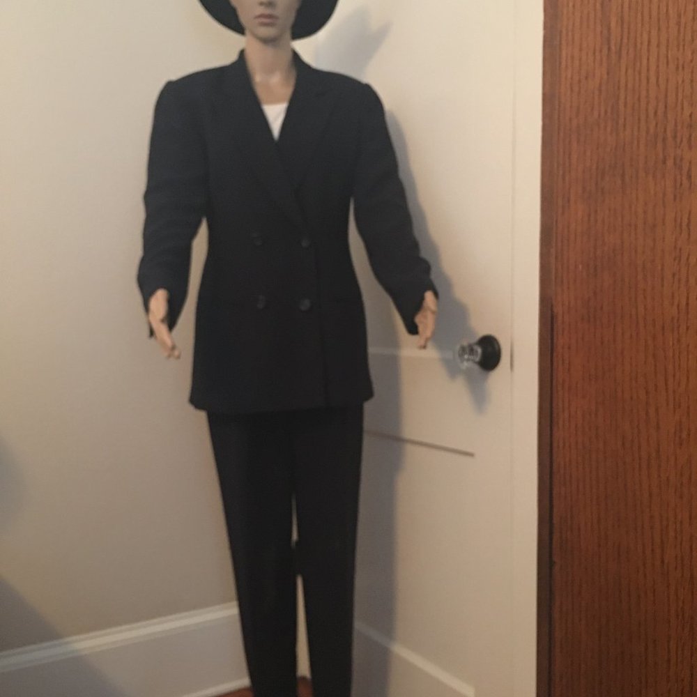 Vintage Morgan Taylor navy double-breasted suit, size 6/8